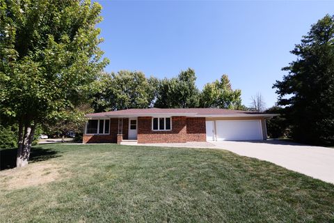 Apartment For Sale - 1122 Country Club Drive<br/> Boone County, Boone, IA 50036