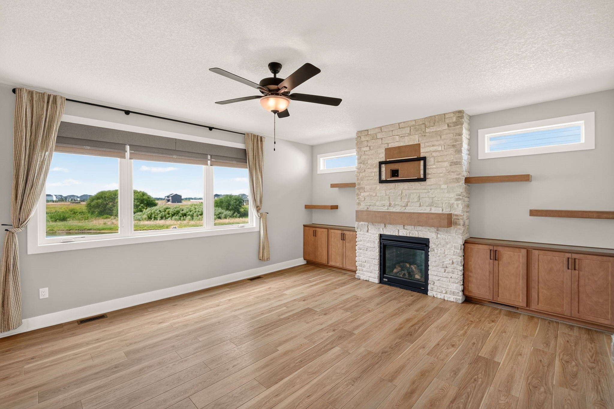400 NW Gracewood Drive