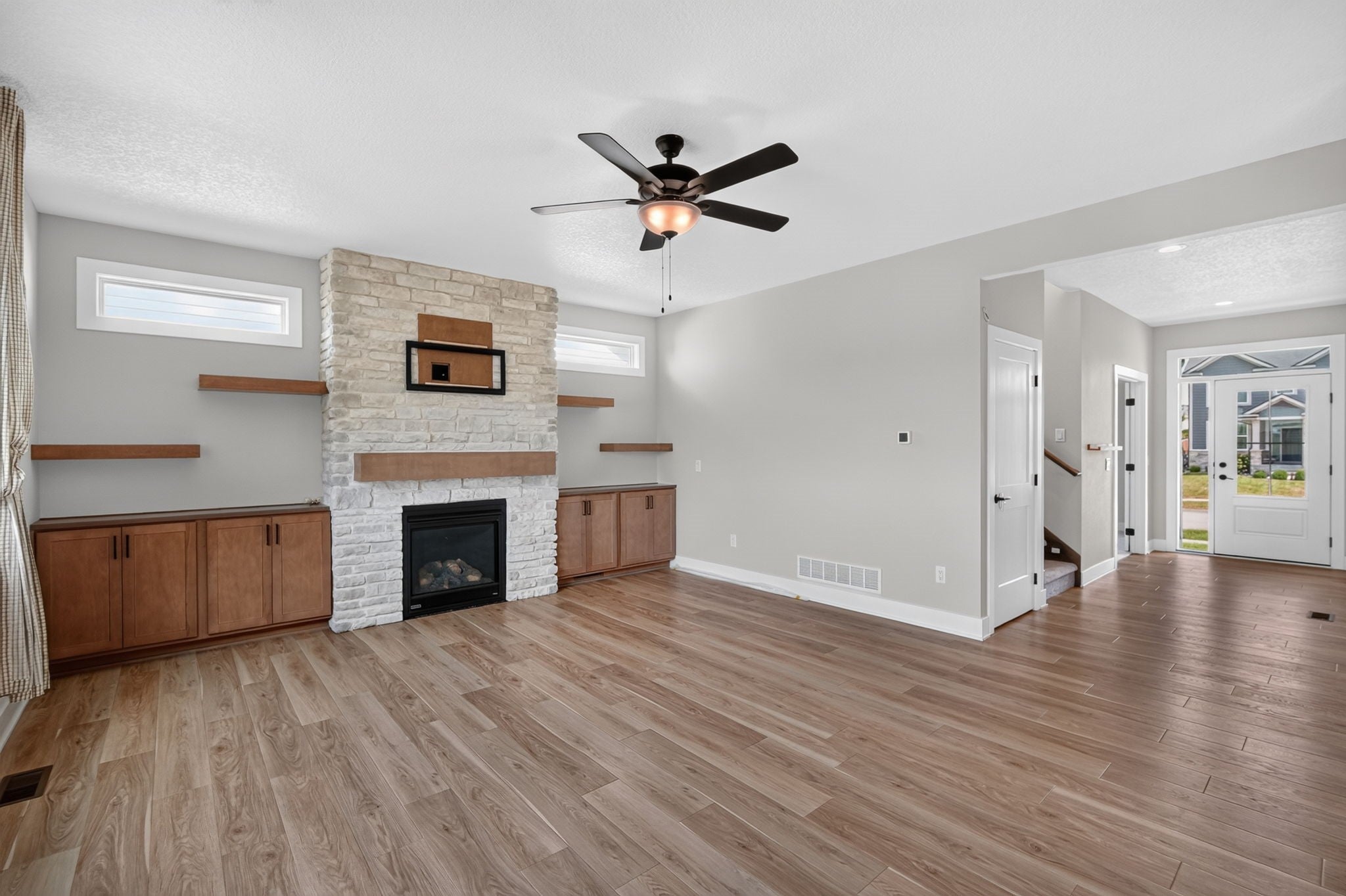 400 NW Gracewood Drive