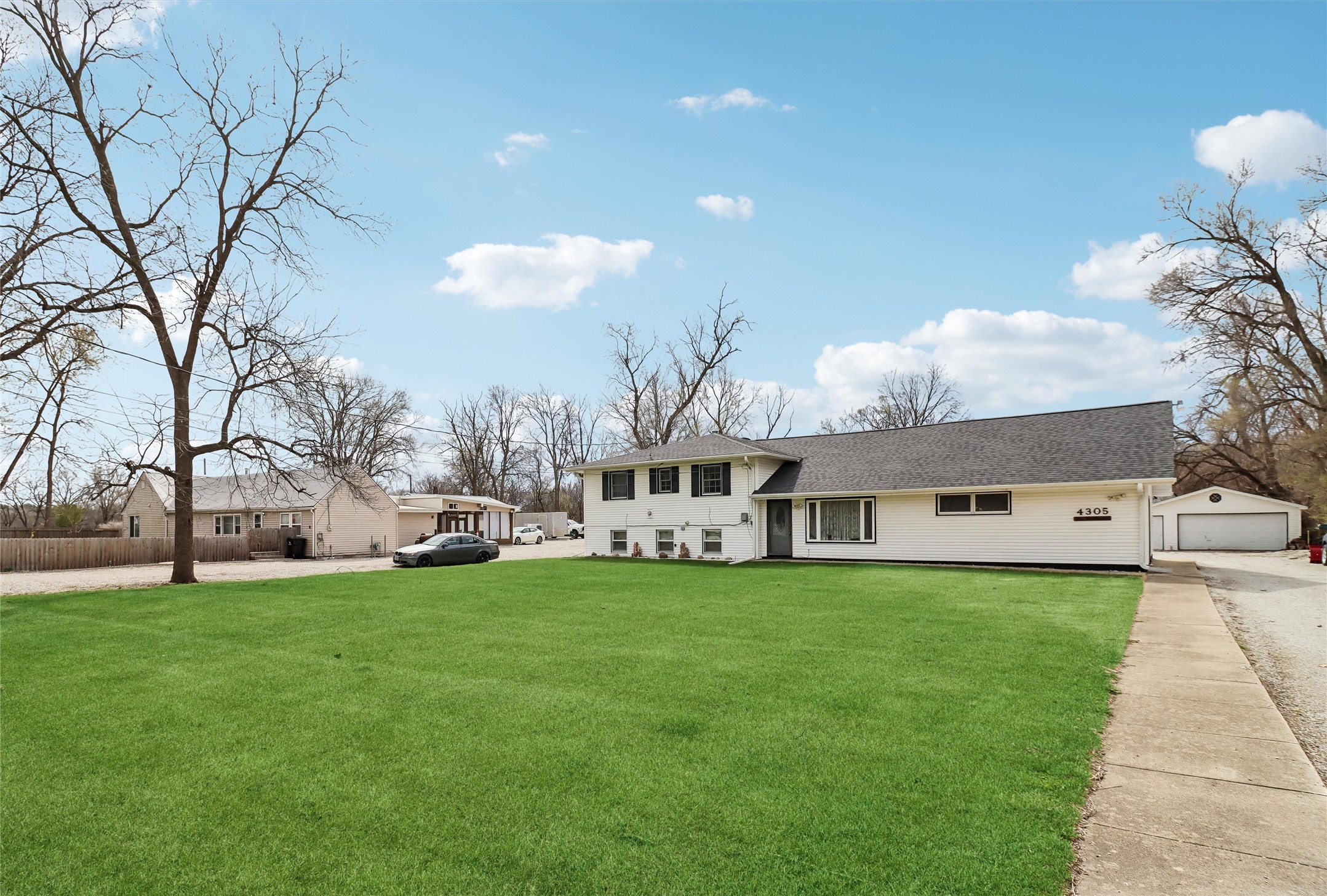 4305 NE Arthur Avenue