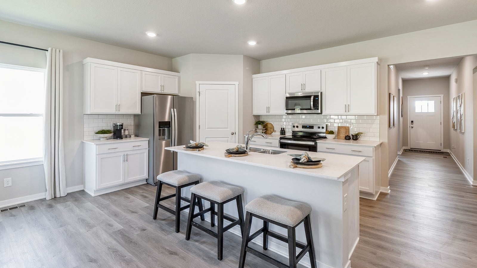 301 Kingfisher Court SW