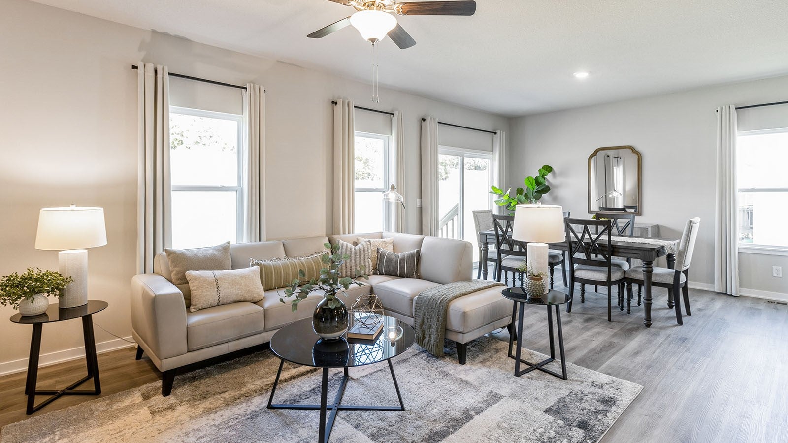 301 Kingfisher Court SW