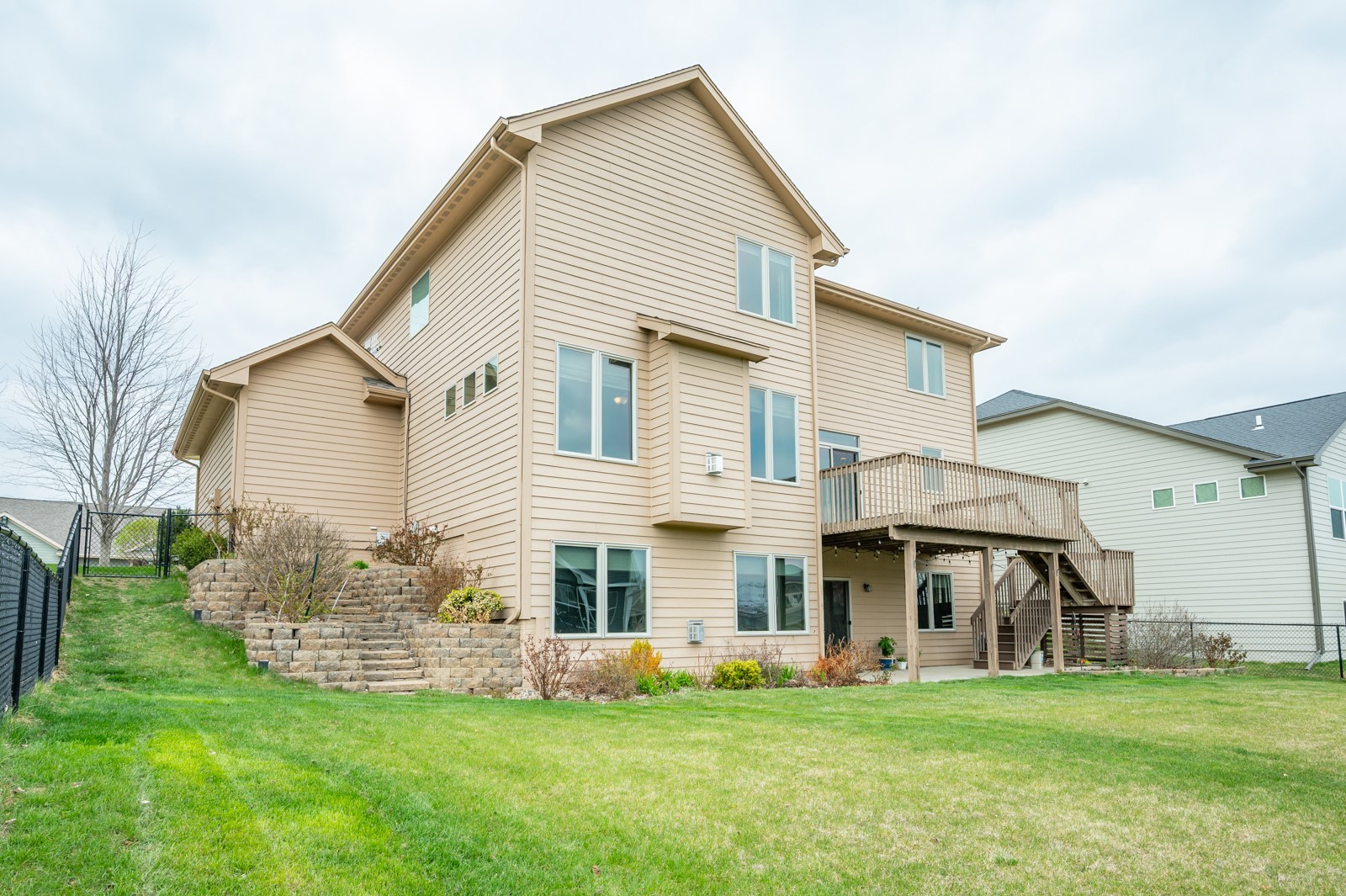 16468 Phoenix Drive, Clive, Iowa image 35