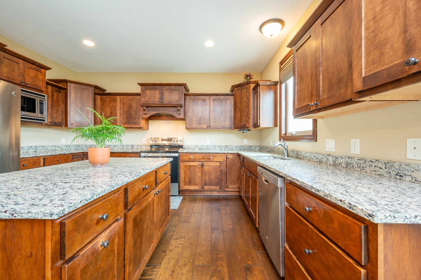 16468 Phoenix Drive, Clive, Iowa image 10