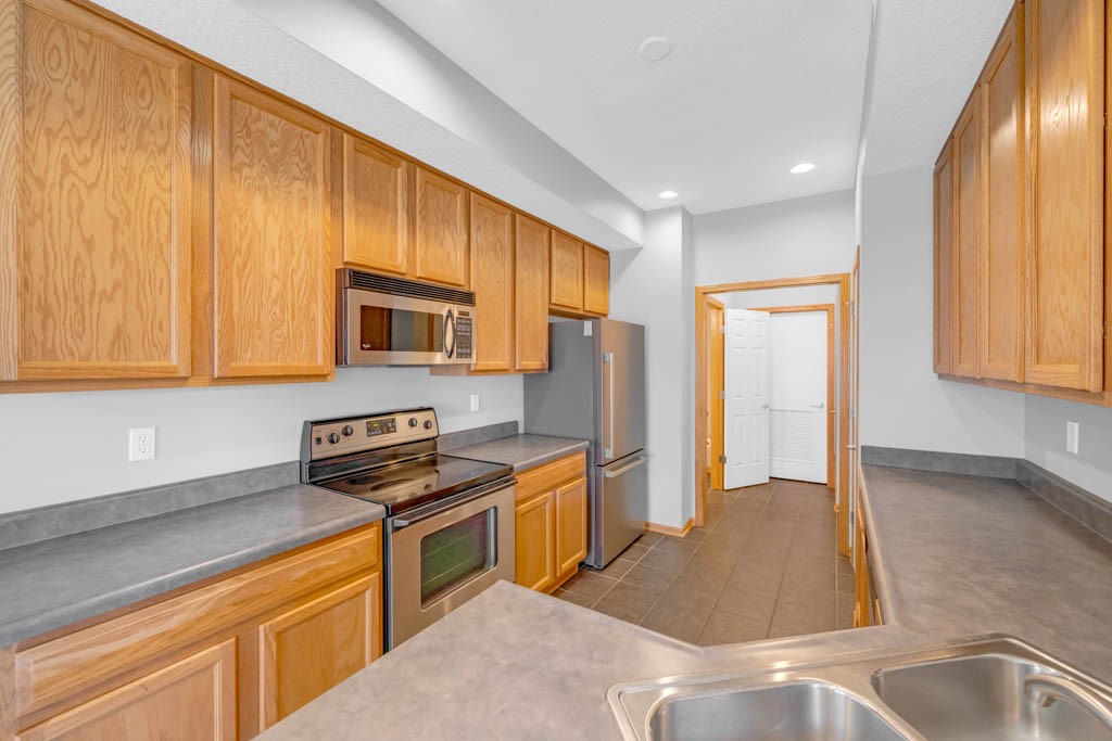 953 Red Hawk Way, Altoona, Iowa image 6