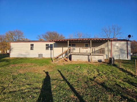 302 W South Street Macksburg IA 50155