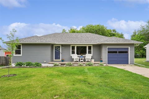 Homes For Sale - 1820 4th Avenue<br/> Poweshiek County, Grinnell, IA 50112