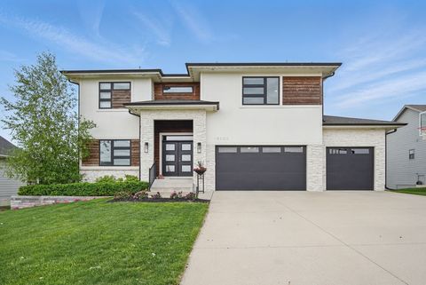 16202 Brookview Drive Urbandale IA 50323