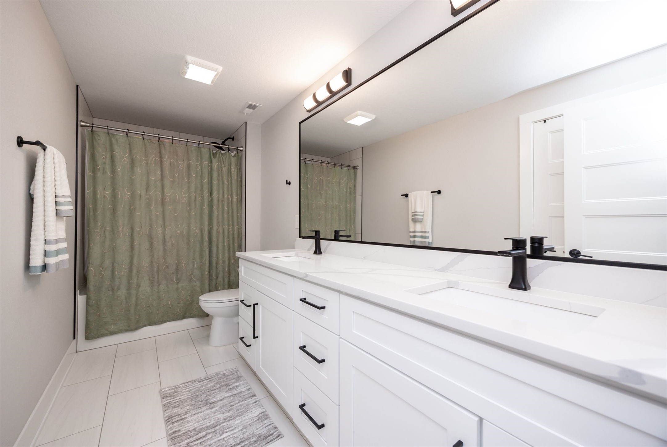 5015 149th Court, Urbandale, Iowa image 32