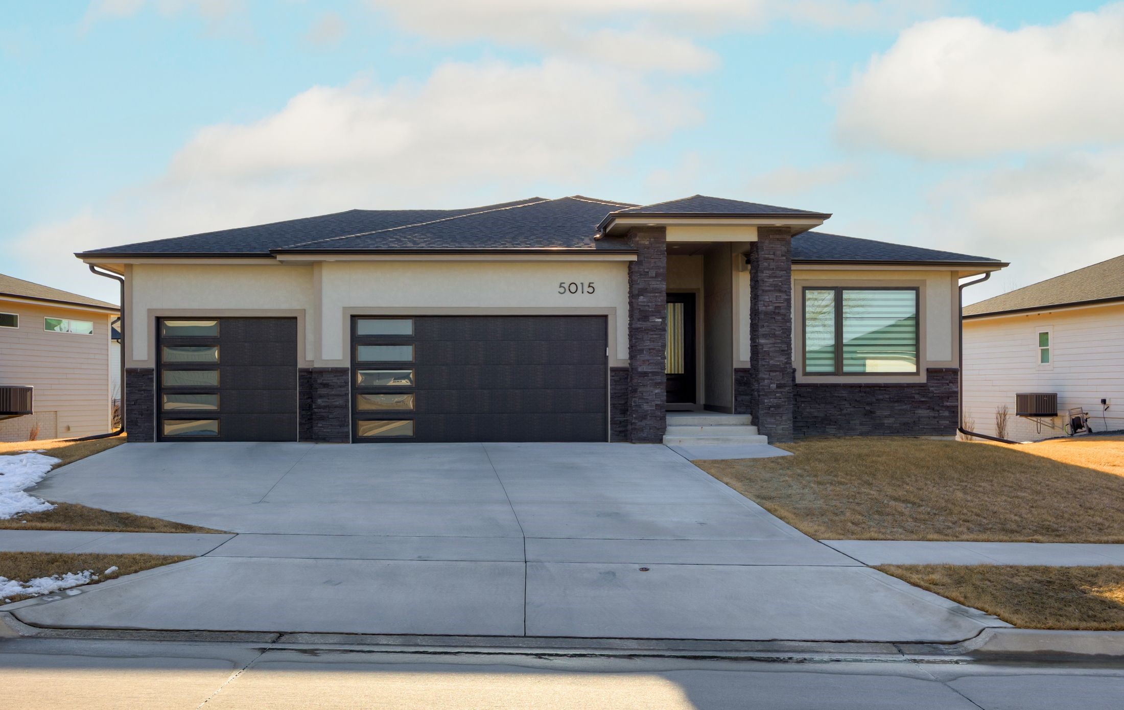 5015 149th Court, Urbandale, Iowa image 2