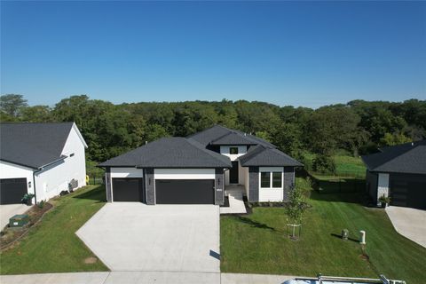 16405 Ironwood Lane Urbandale IA 50323