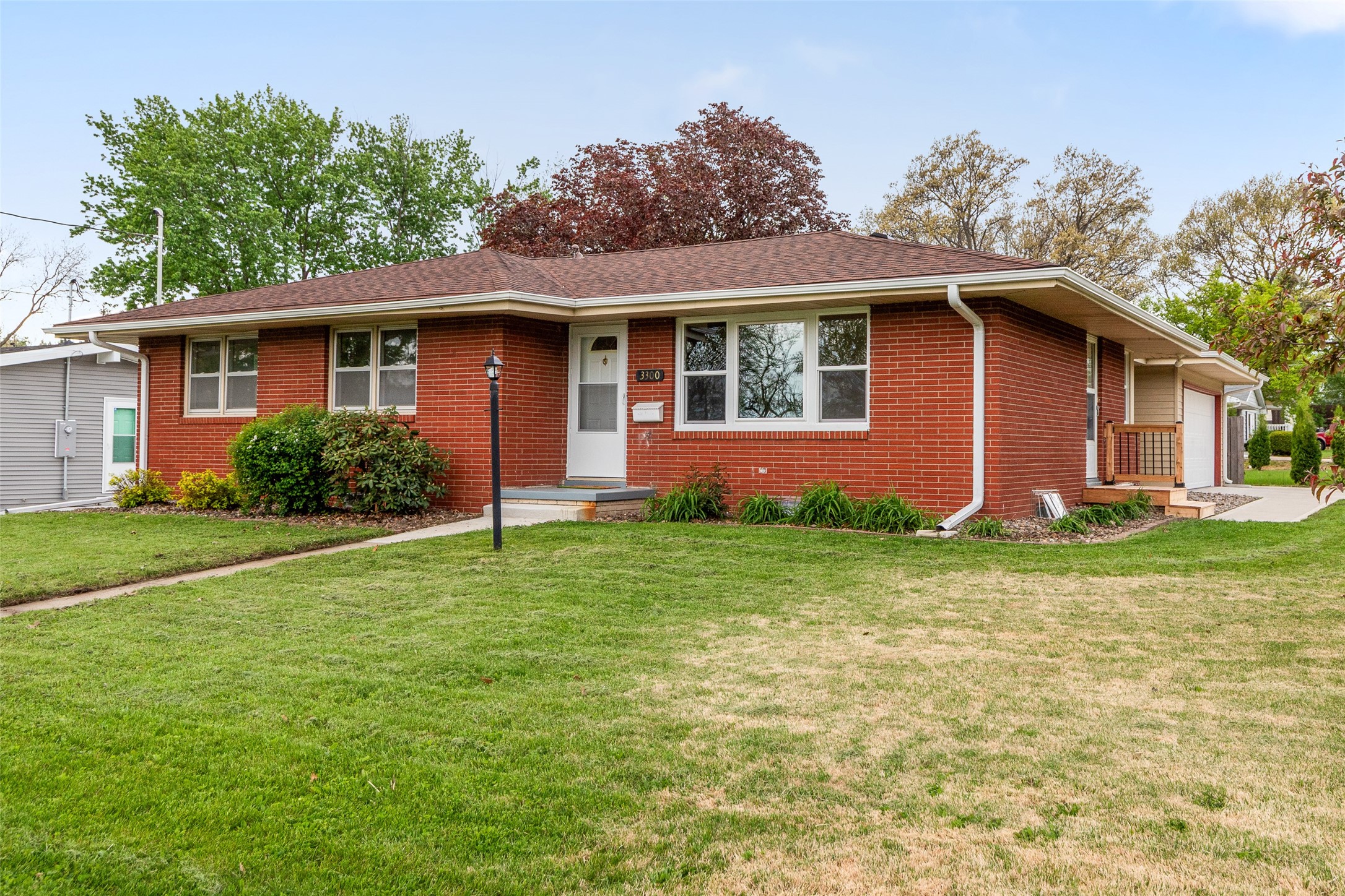 Photo 1 of 27 — 3300 SE 8th Street, Des Moines, IA 50315
