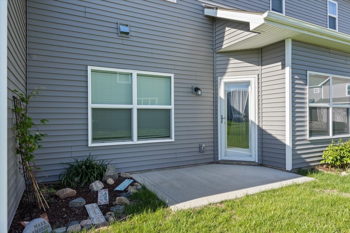 3419 NW Stratford Lane, Ankeny, Iowa image 3