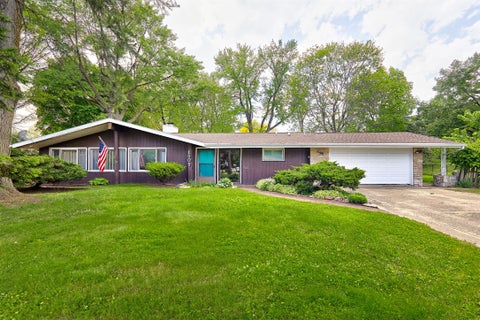 Homes For Sale - 1509 Lewis Avenue<br/> Des Moines, IA 50315