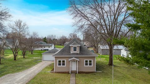 Homes For Sale - 410 W American Street<br/> Jasper County, Monroe, IA 50170