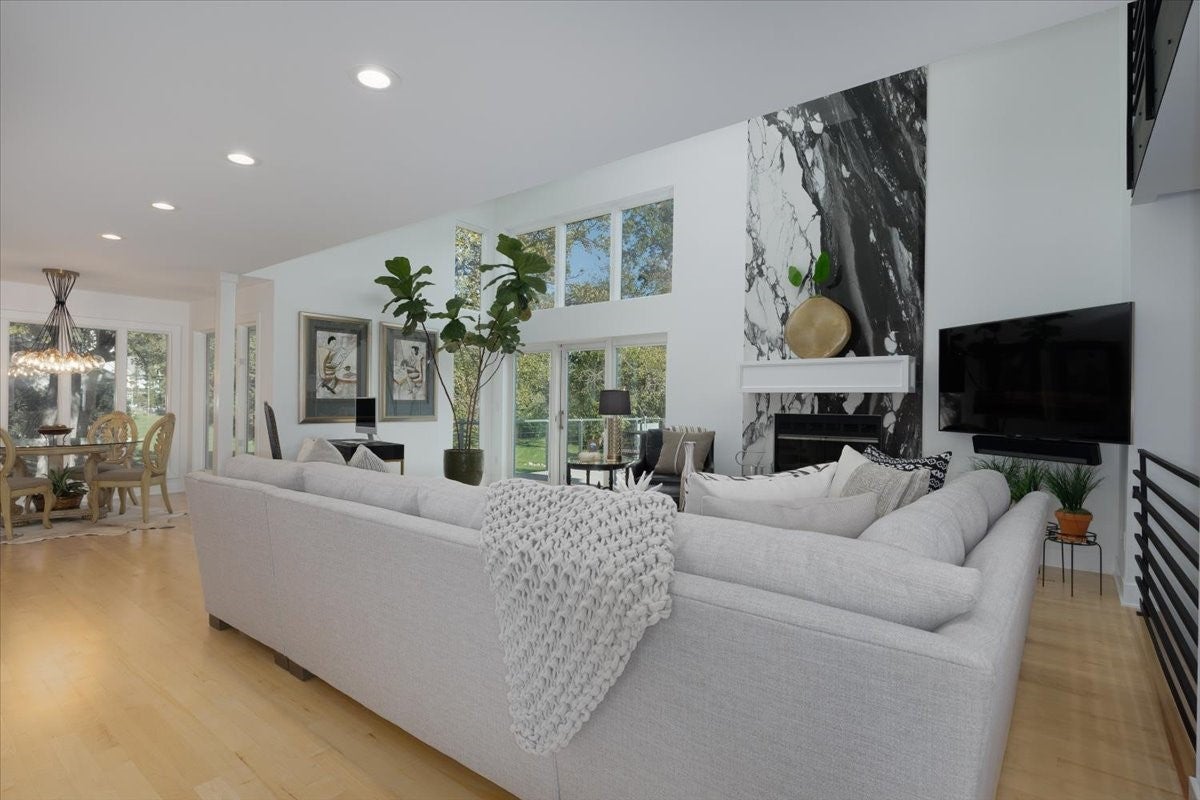 600 Grand Oaks Drive