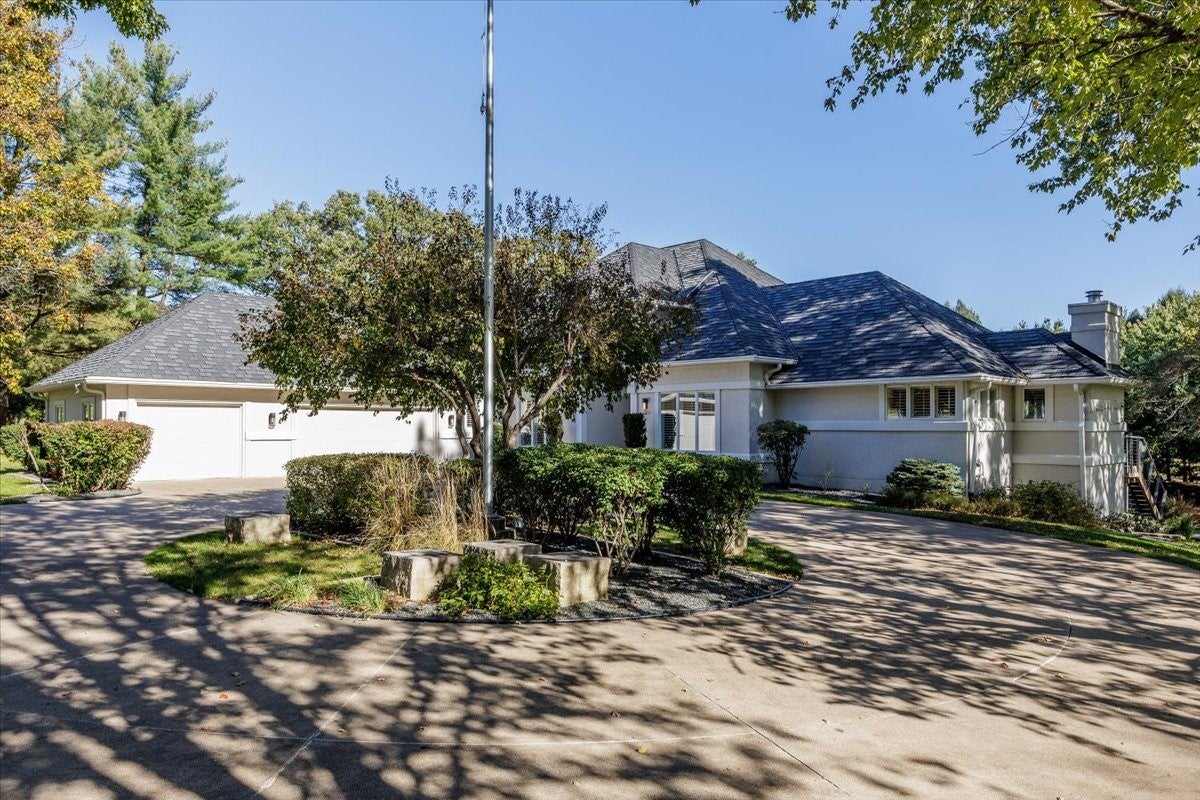 600 Grand Oaks Drive