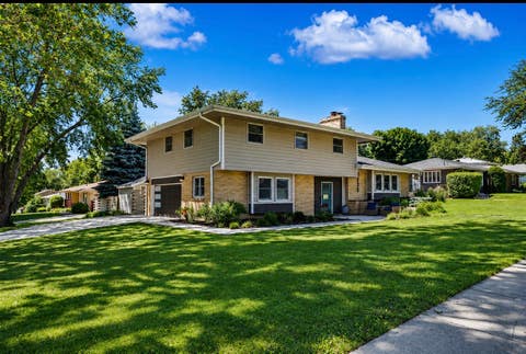Homes For Sale - 2030 NW 81st Street<br/> Clive, IA 50325
