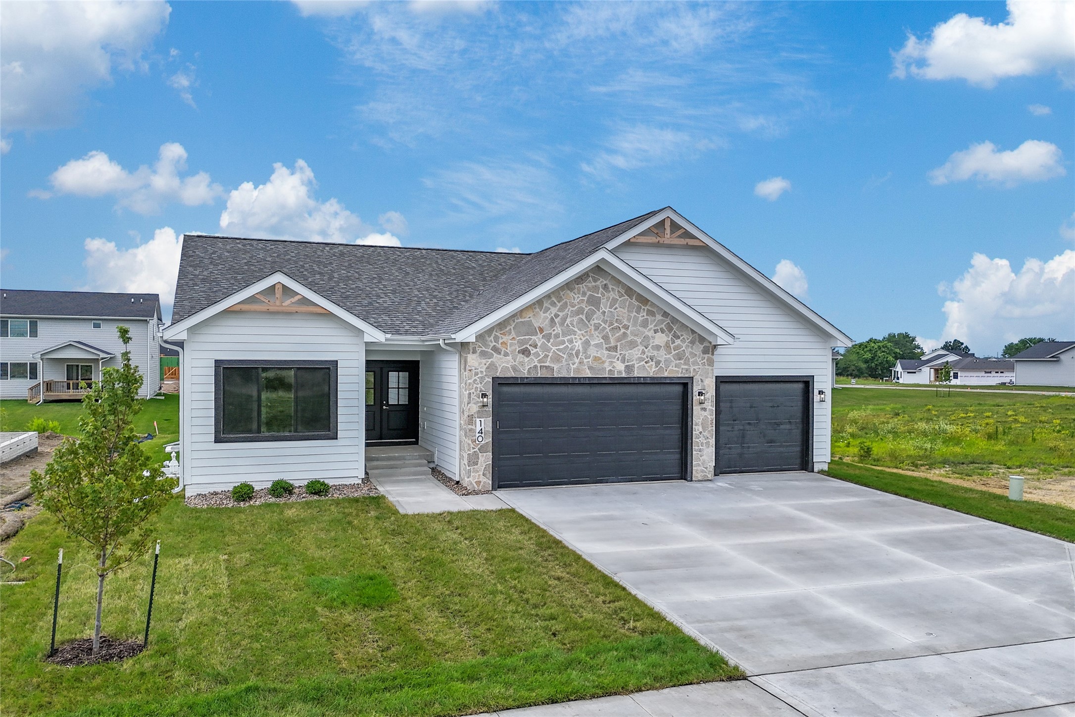 140 NW Crabtree Lane