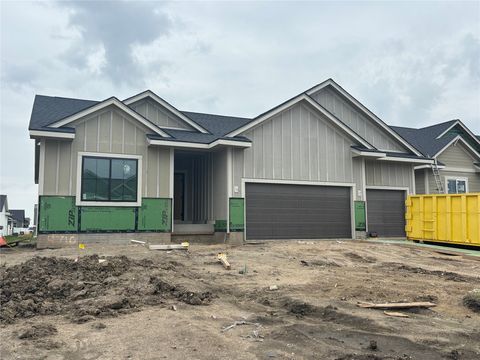 Homes For Sale - 4710 178th Street<br/> Dallas County, Urbandale, IA 50323