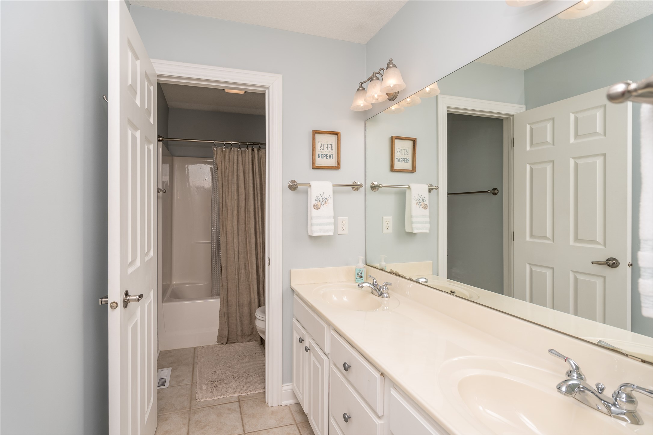 2639 NW 160th Street, Clive, Iowa image 26