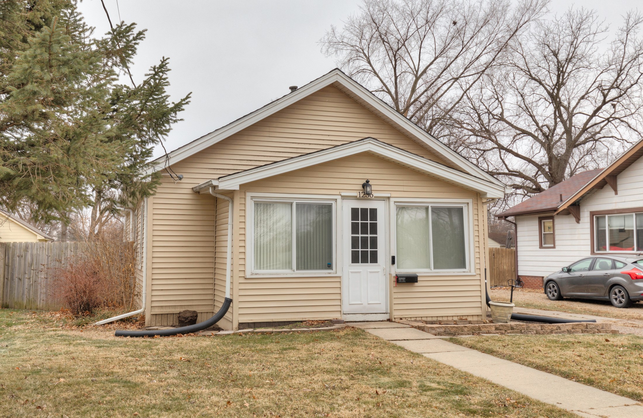 1236 Thornton Avenue, Des Moines, Iowa image 2