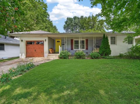 Homes For Sale - 2209 Hillside Avenue<br/> Polk County, West Des Moines, IA 50265