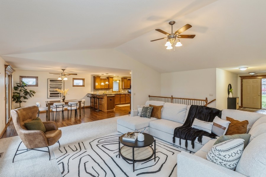 15419 Northview Drive, Urbandale, Iowa image 1