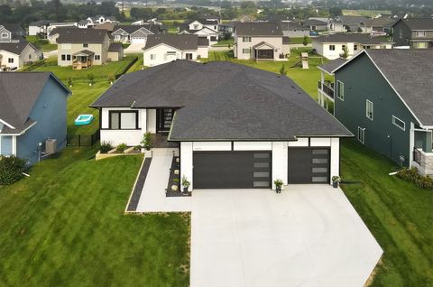 5519 164th Street Urbandale IA 50323