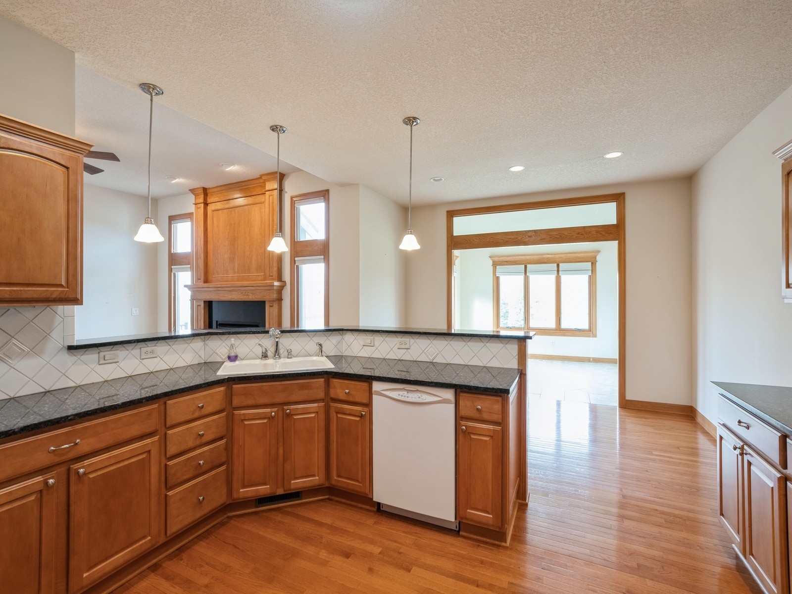4008 141st Street, Urbandale, Iowa image 12
