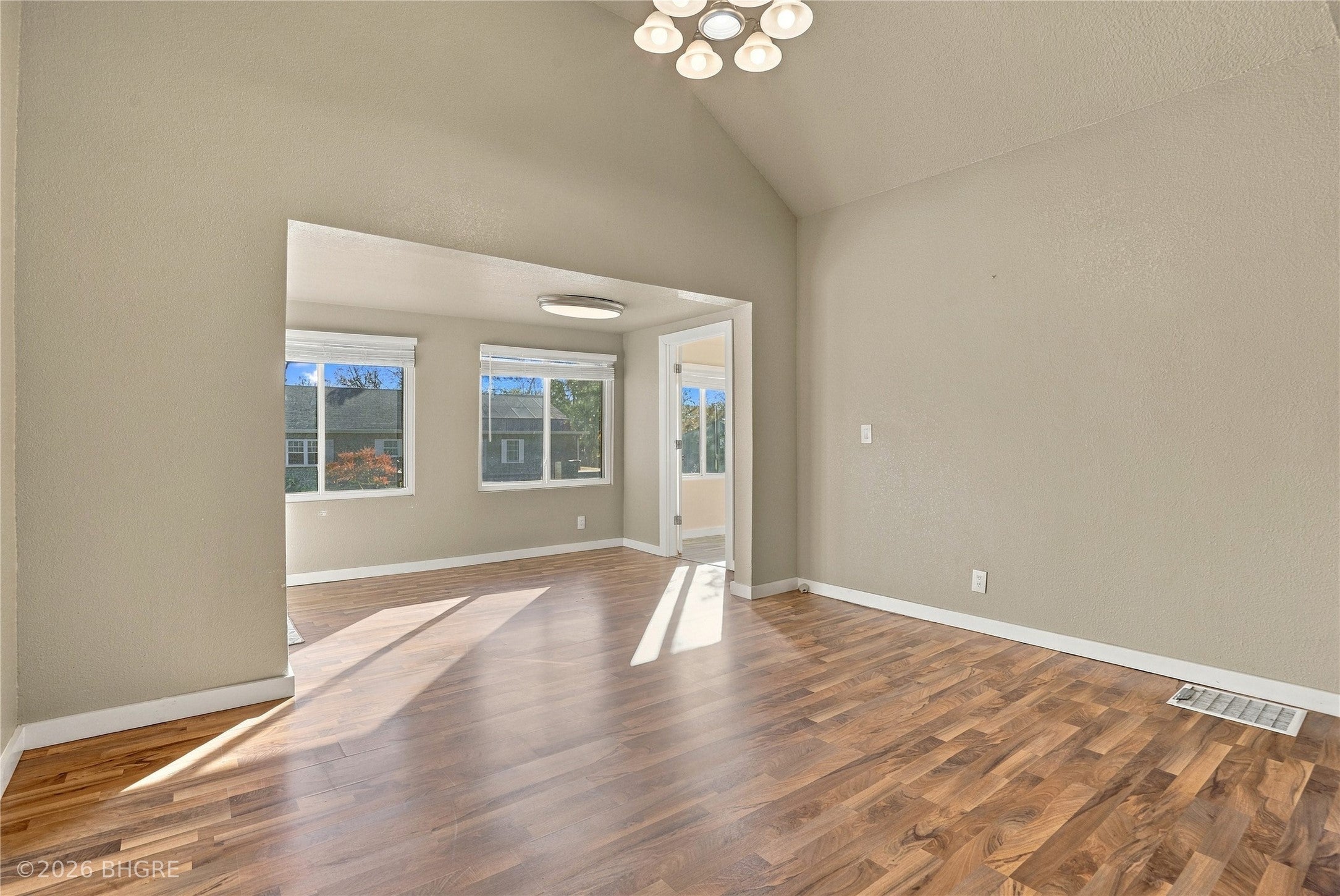 633 S 7th Street
