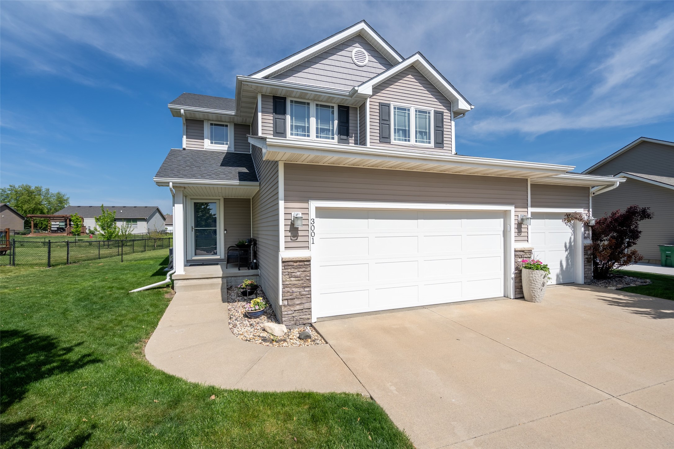 3001 SE Cobblestone Drive, Grimes, Iowa image 2