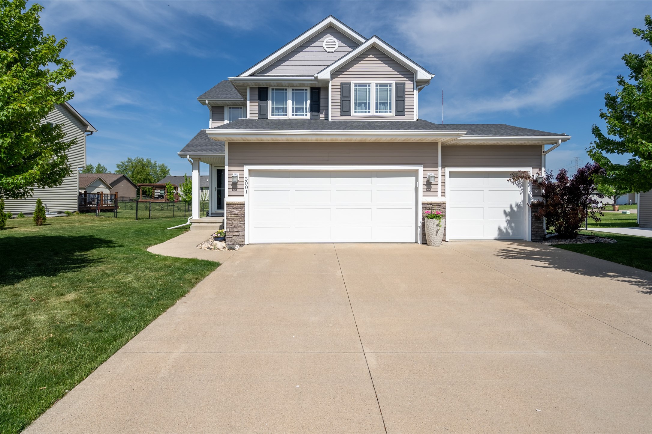 3001 SE Cobblestone Drive, Grimes, Iowa image 1