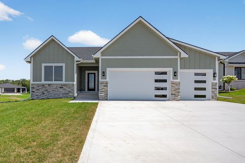 5557 165th Street Urbandale IA 50323