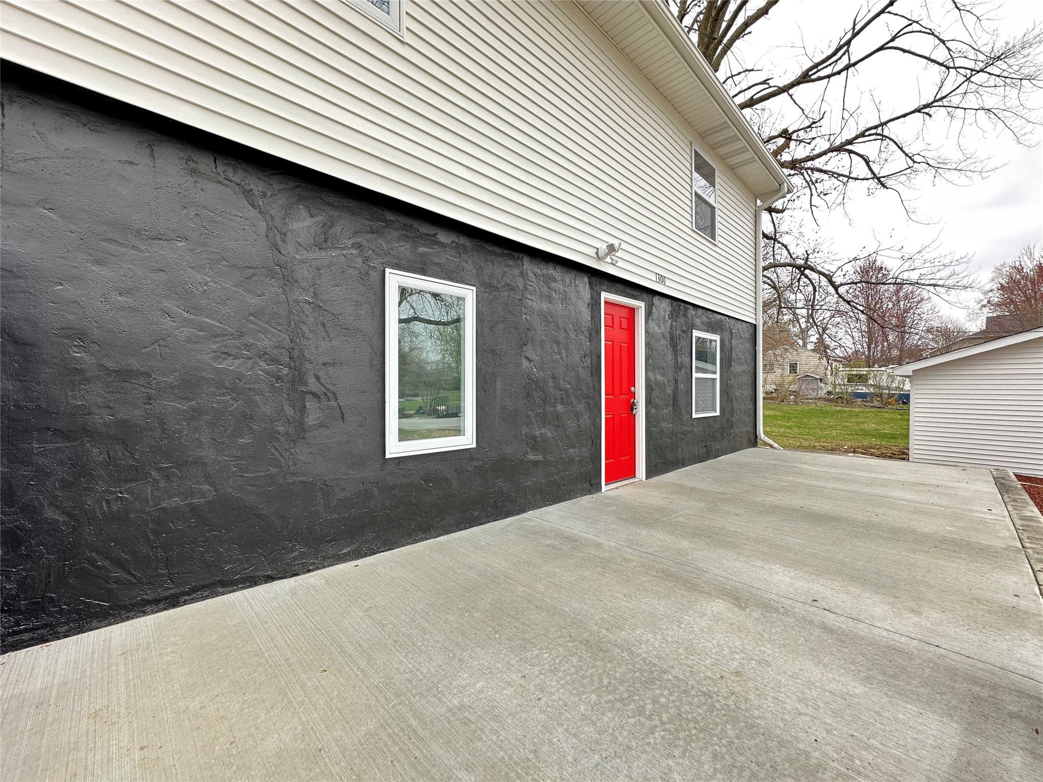 1300 E 7th Street, Newton, Iowa image 4