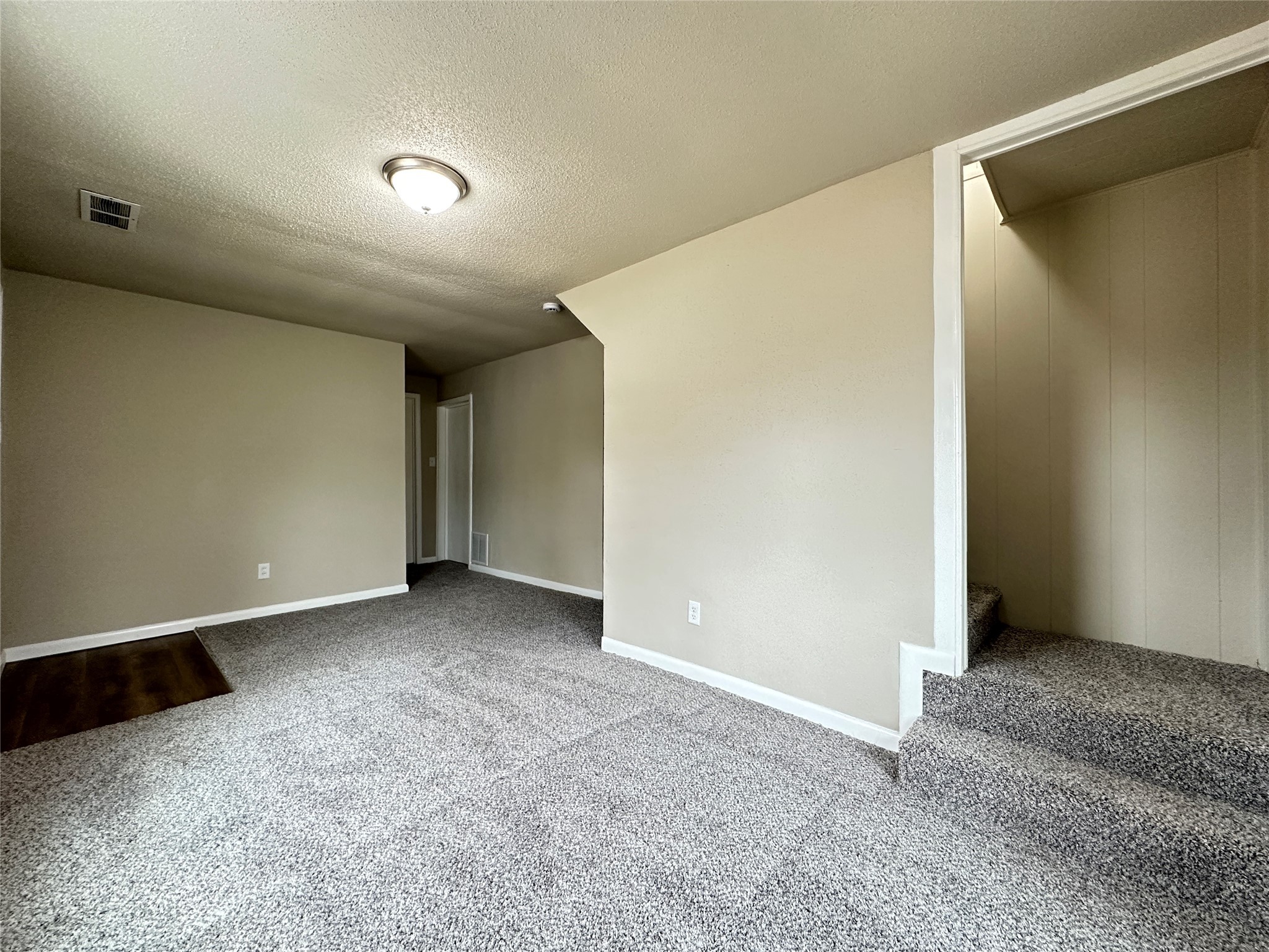 1300 E 7th Street, Newton, Iowa image 18