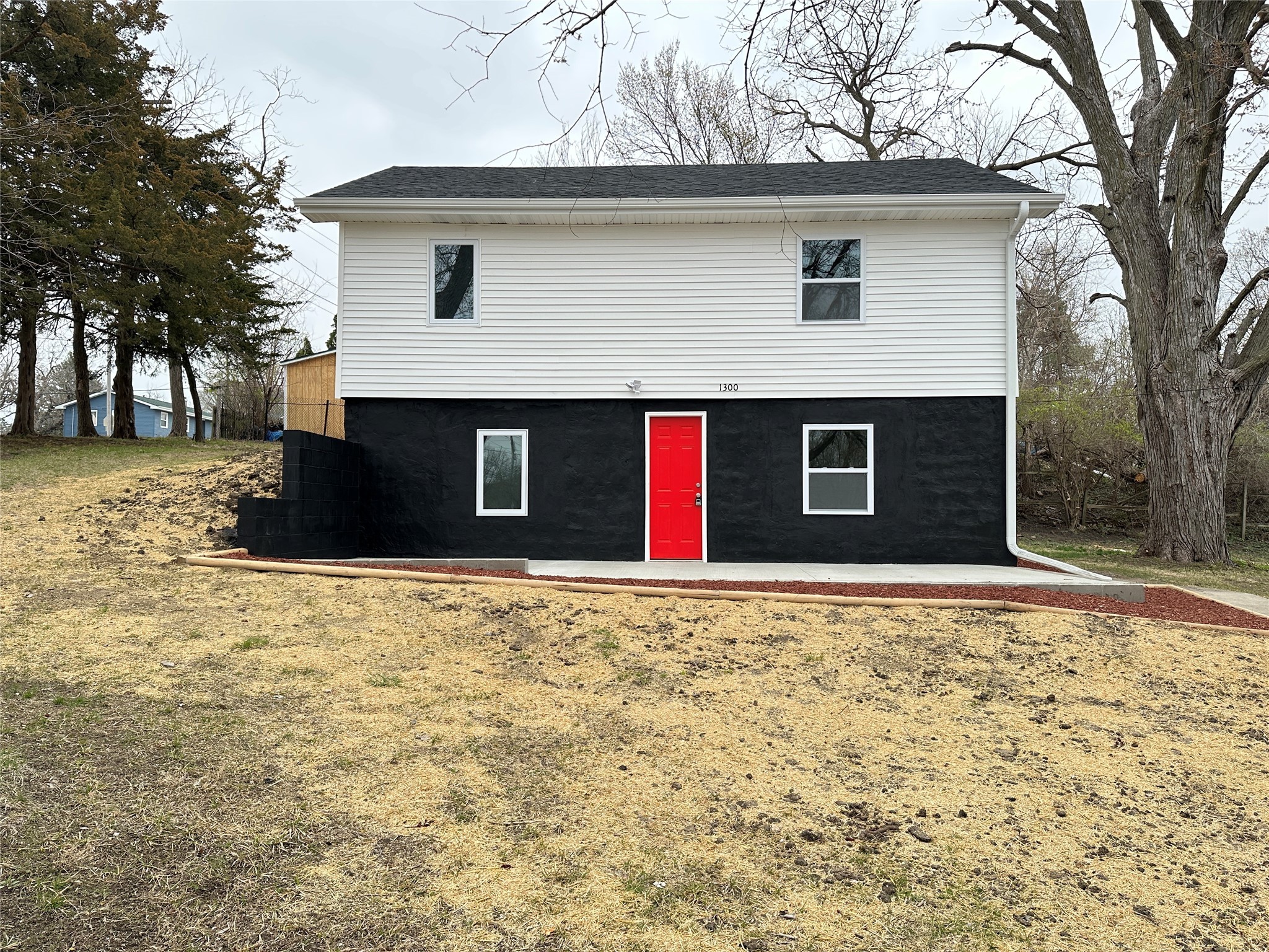 1300 E 7th Street, Newton, Iowa image 2