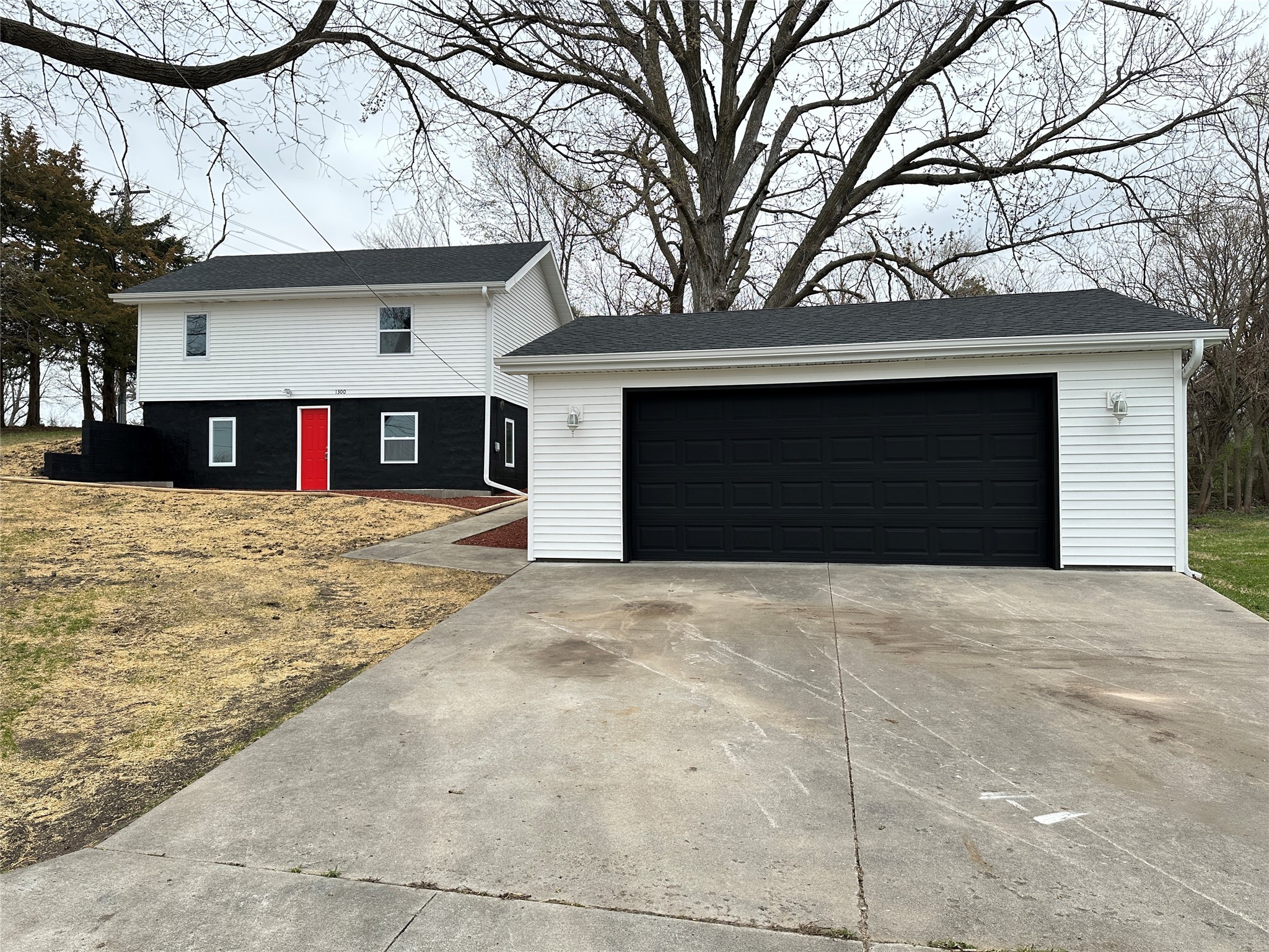 1300 E 7th Street, Newton, Iowa image 31
