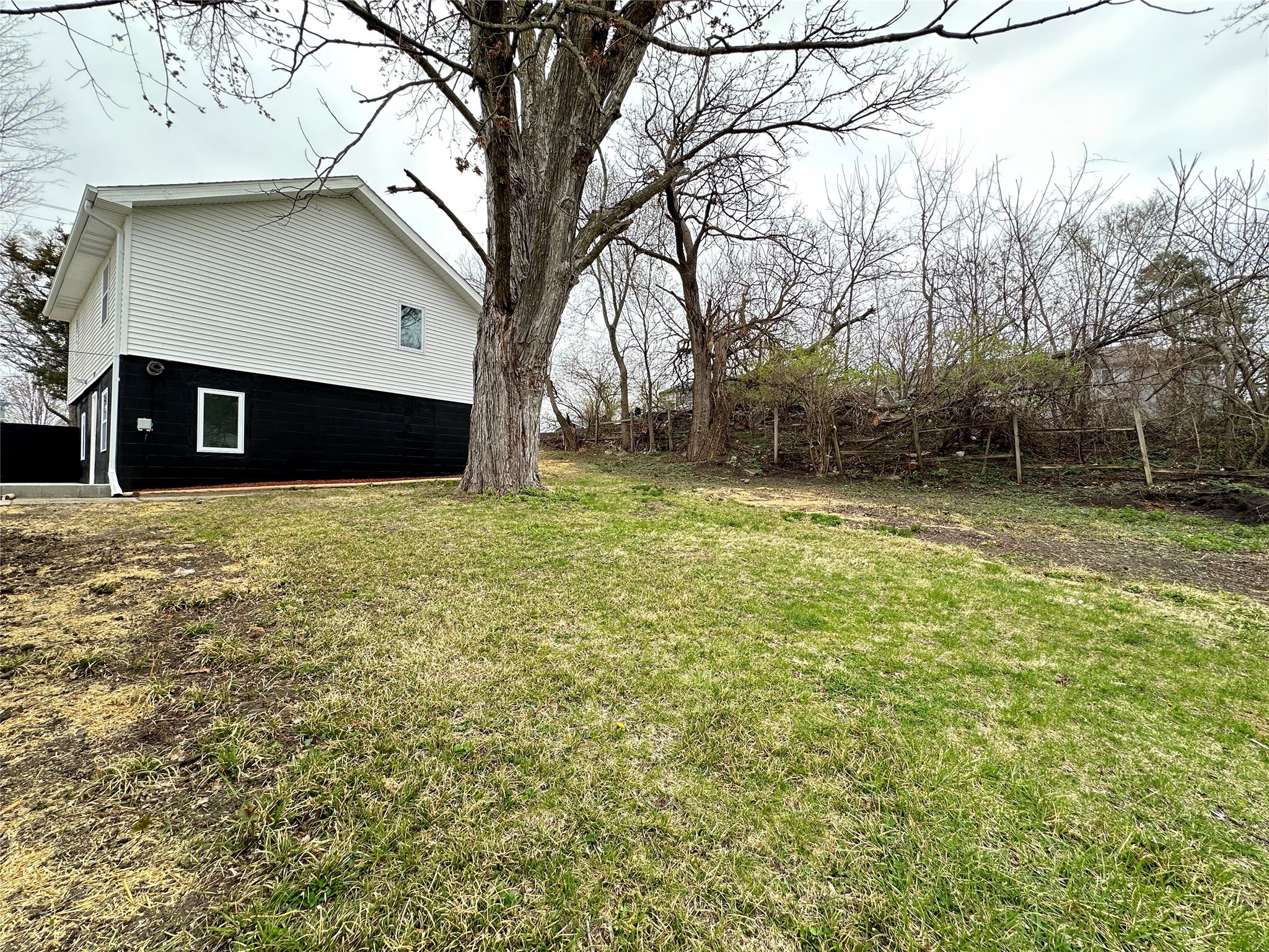 1300 E 7th Street, Newton, Iowa image 30
