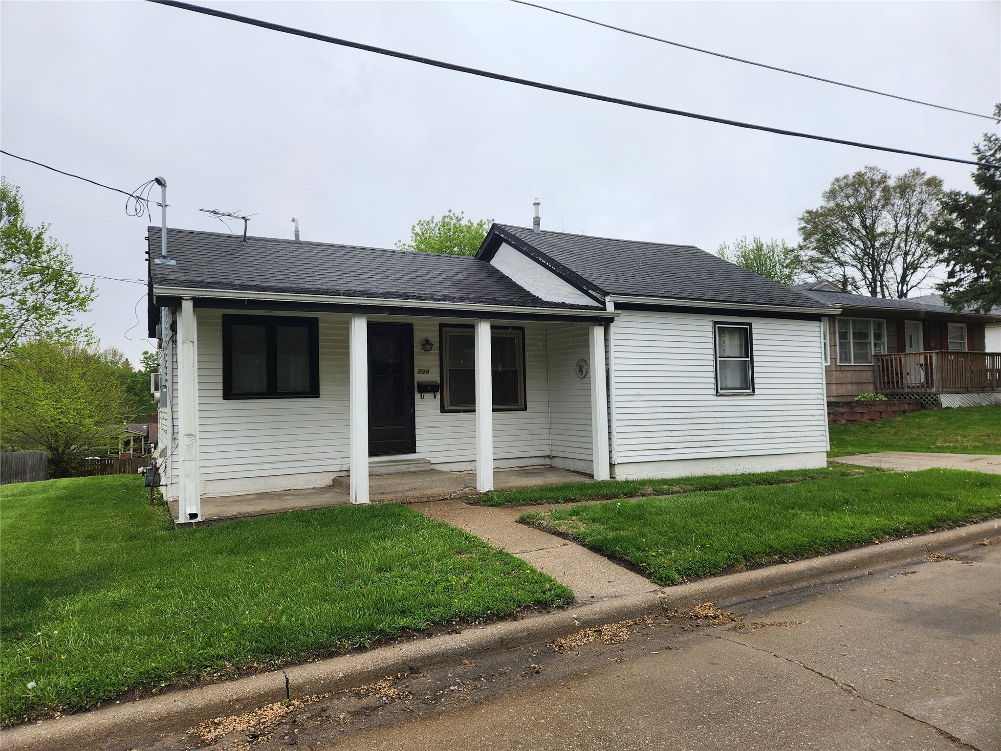 709 S Streeter Street, Knoxville, Iowa image 1
