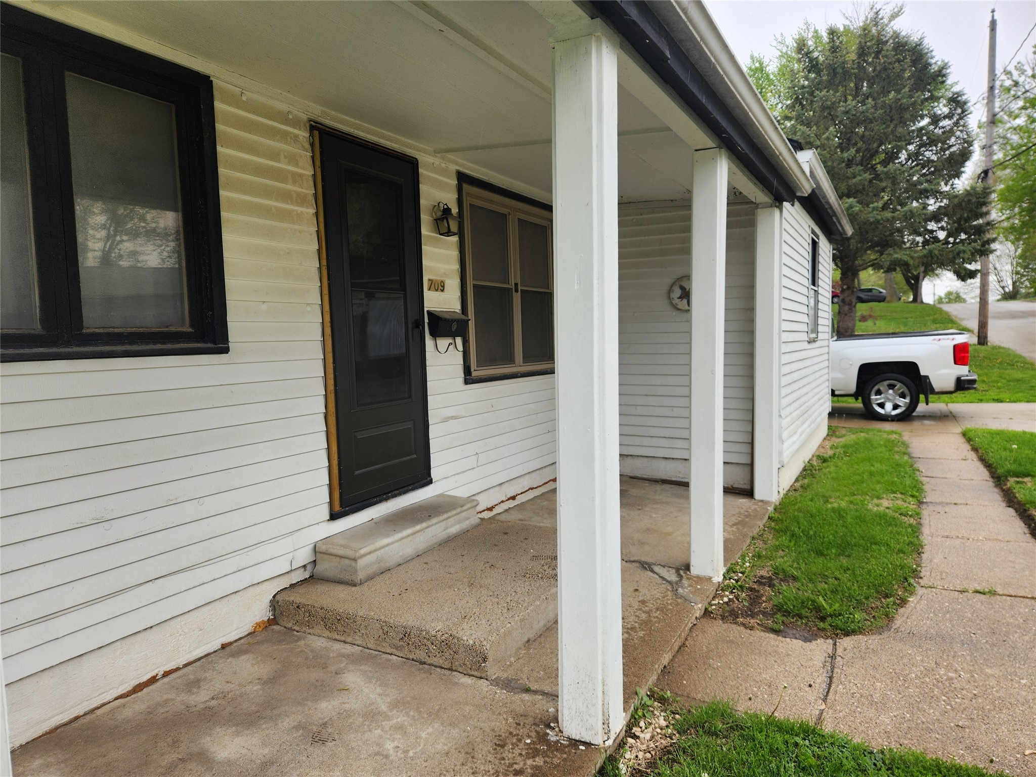 709 S Streeter Street, Knoxville, Iowa image 3