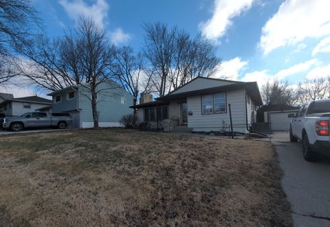 Homes For Sale - 1726 Salinger Avenue<br/> Carroll, IA 51401