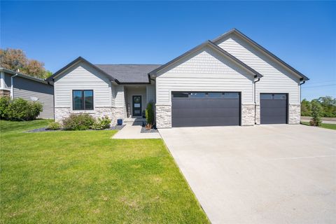 9450 Bottlebrush Road Norwalk IA 50211