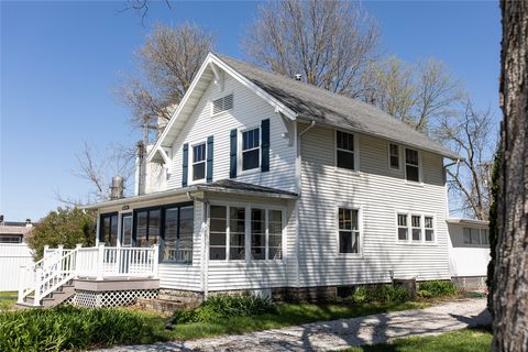 Homes For Sale - 407 Broad Street<br/> Story City, IA 50248