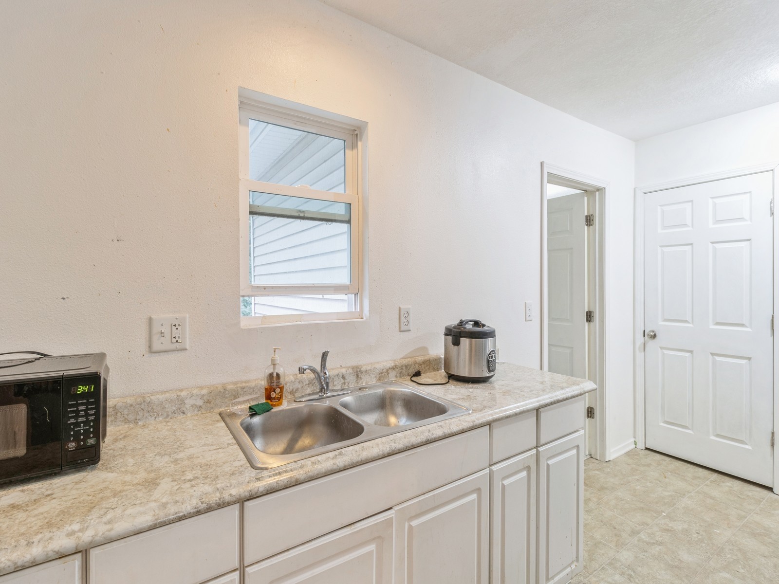 2415 Payne Road, Des Moines, Iowa image 7