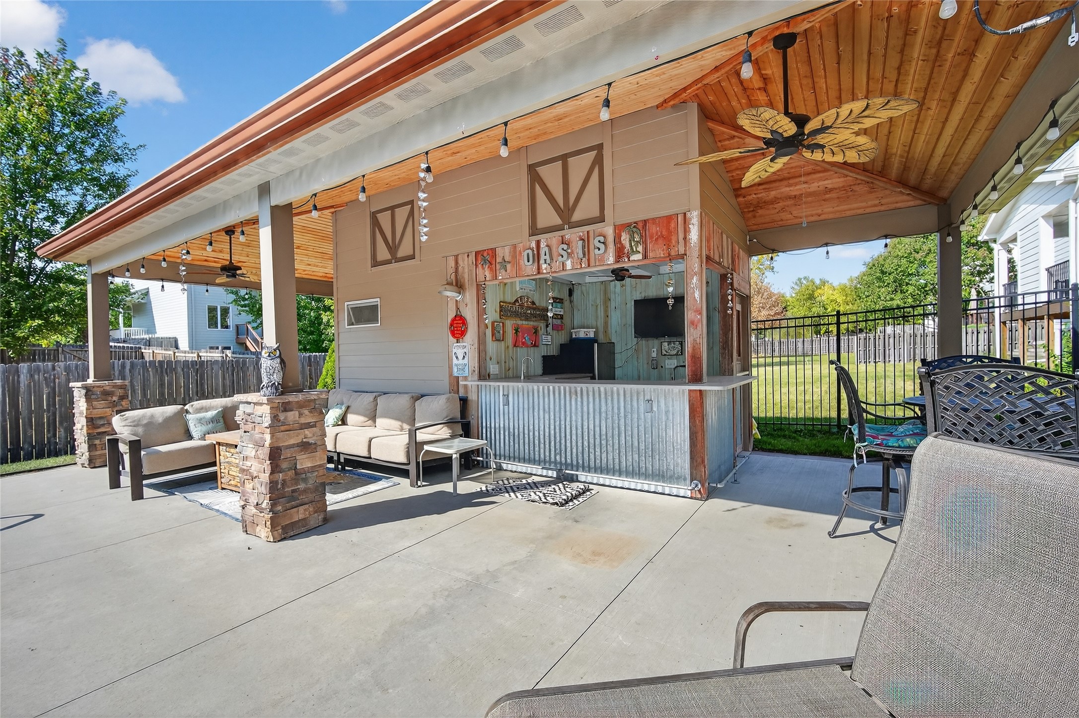 830 SE Plumwood Lane