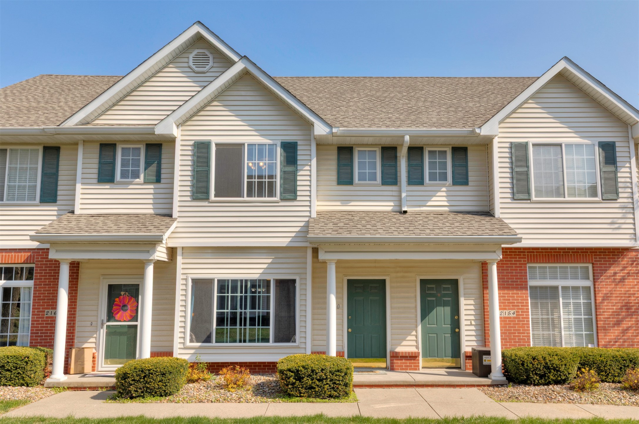 2160 Ridgeview Circle, Clive, Iowa image 1