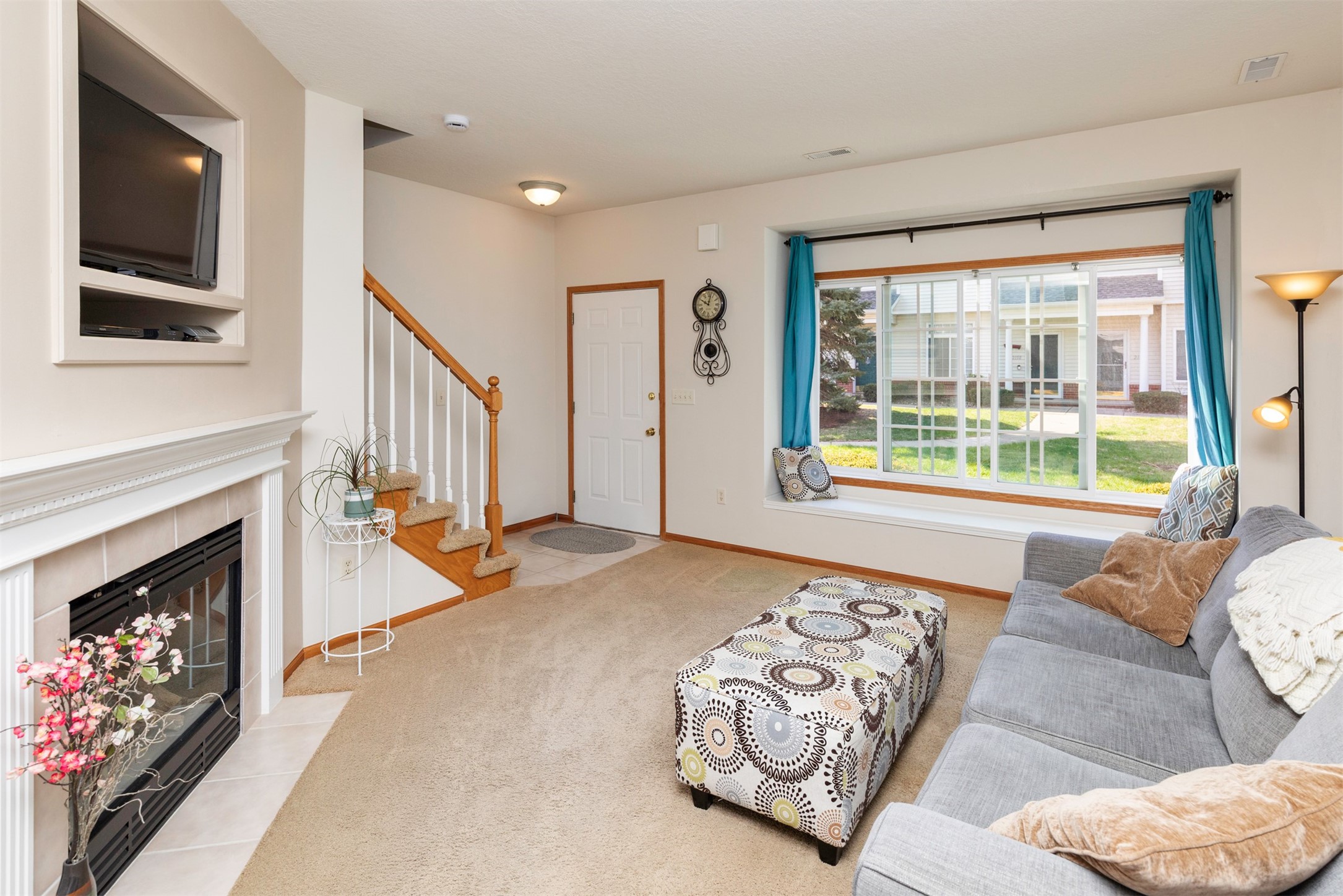2160 Ridgeview Circle, Clive, Iowa image 5