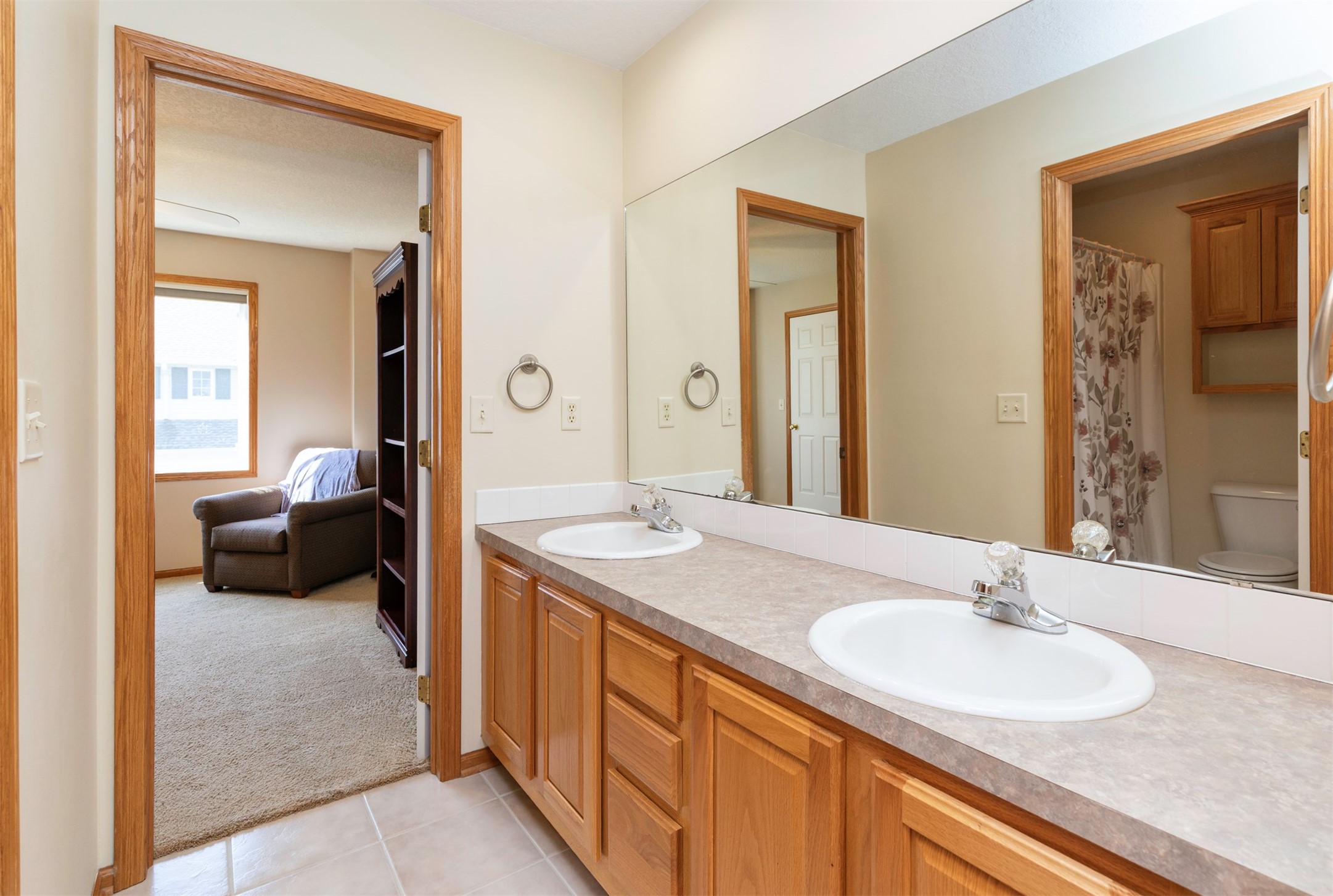 2160 Ridgeview Circle, Clive, Iowa image 19