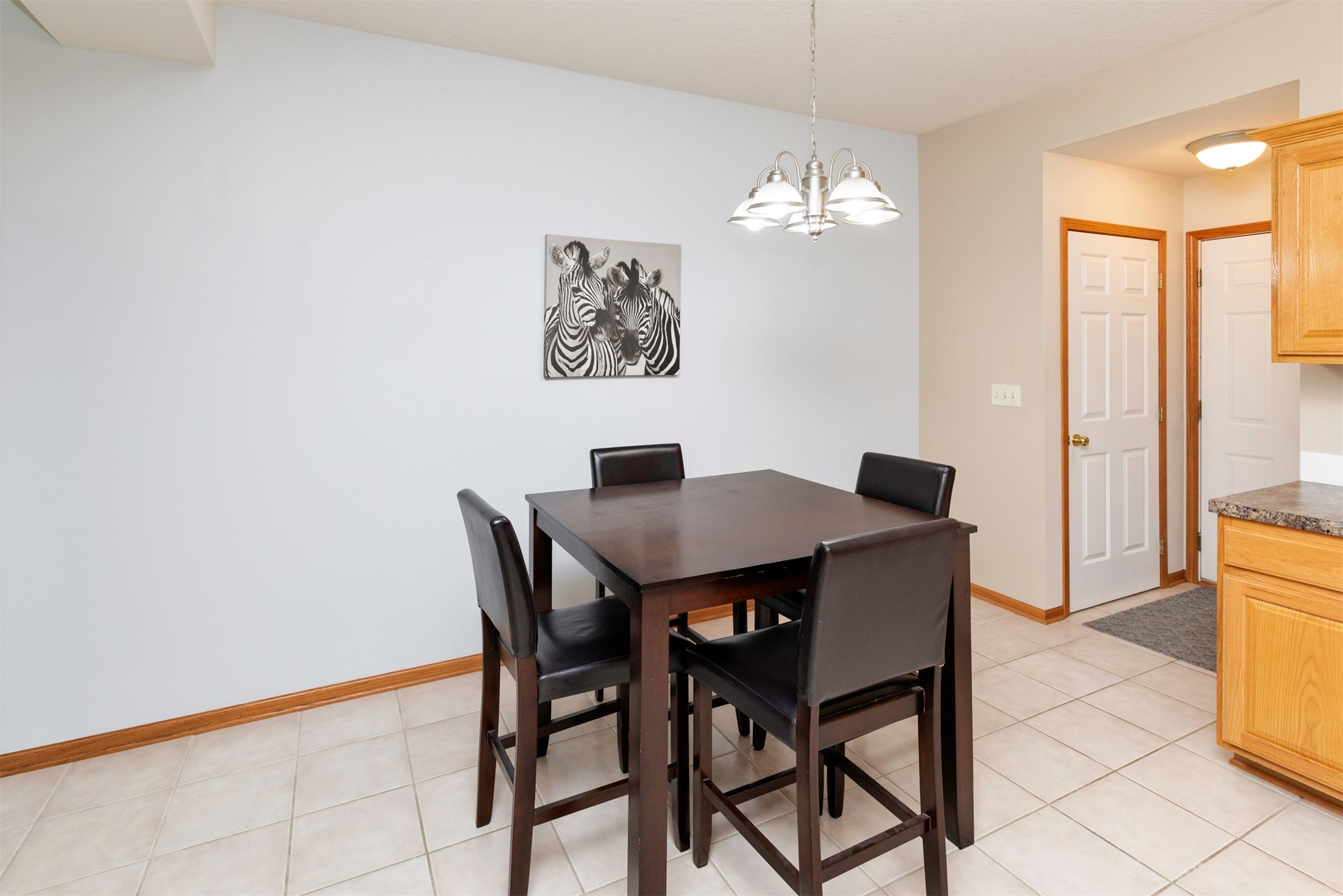2160 Ridgeview Circle, Clive, Iowa image 8